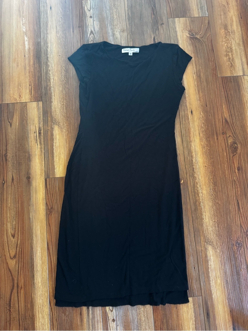 Velvet Torch Black Cap Sleeve Midi Sheath Dress - Medium